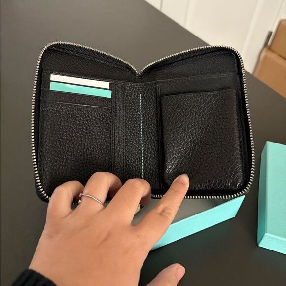 New Tiffany & Co. Signature Black Wallet - Picture 2 of 6